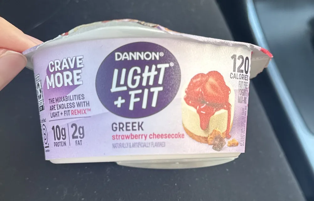Greek strawberry cheesecake
