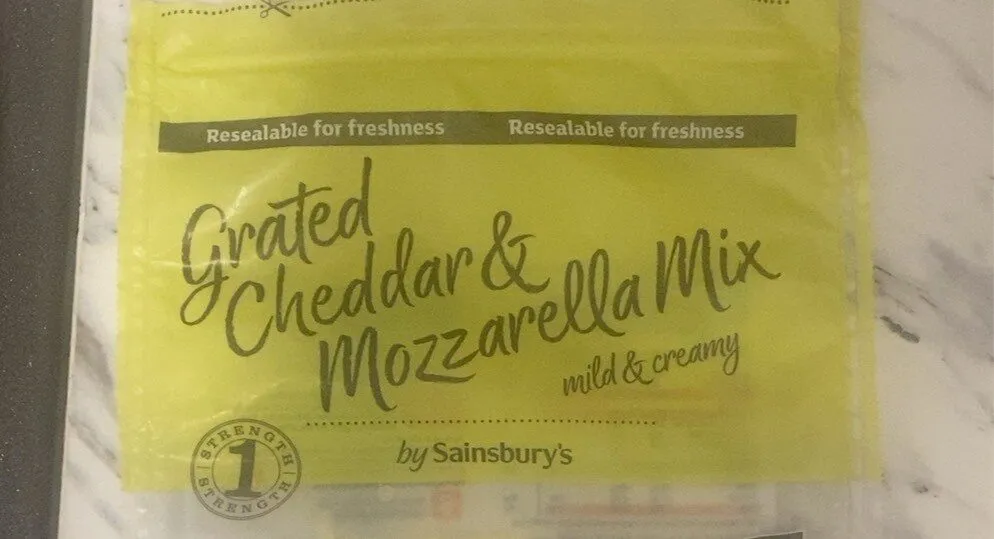 Grated Cheddar & Mozzarella Mix mild & creamy