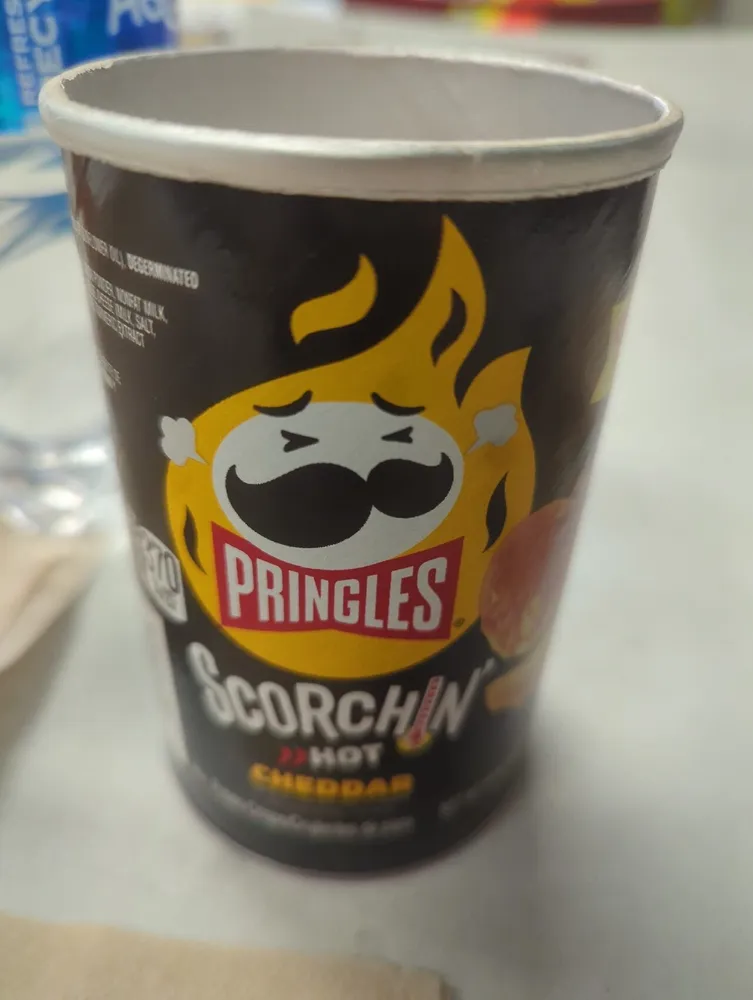 Pringle's Scorchin Cheddar