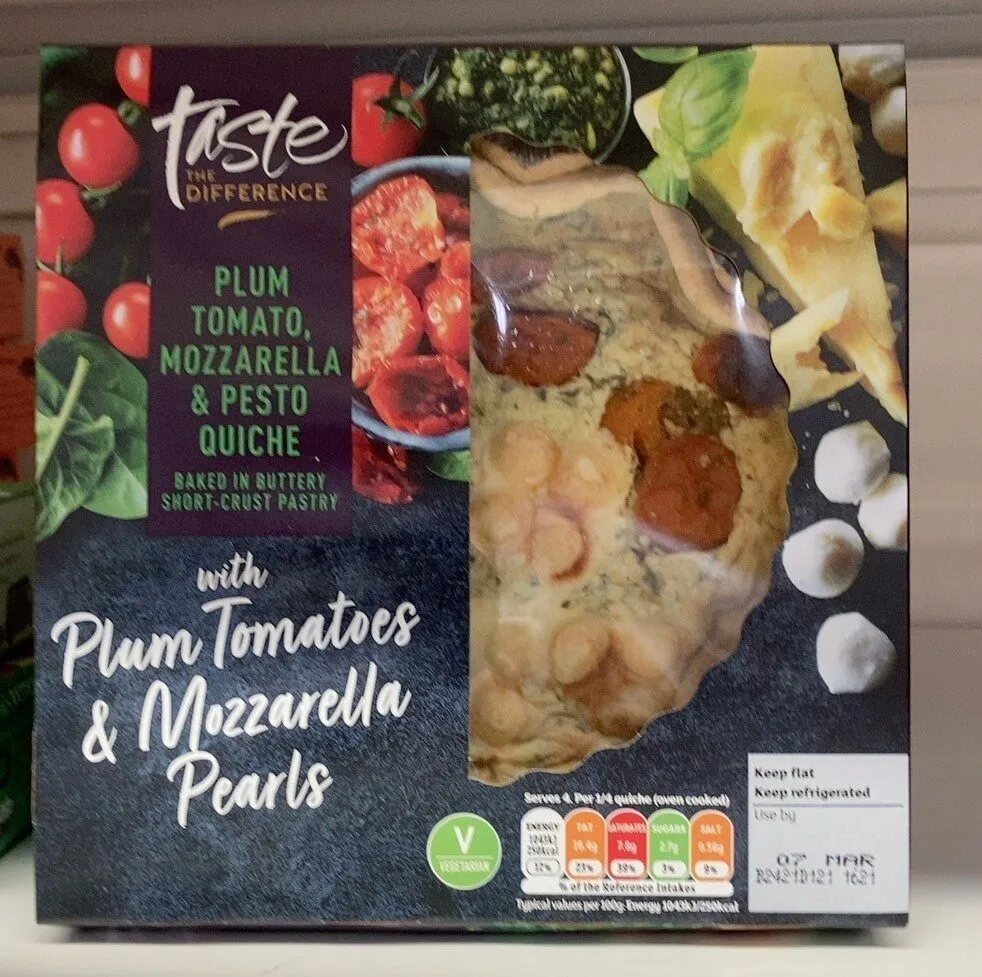 Plum tomato, Mozzarella & Pesto Quiche