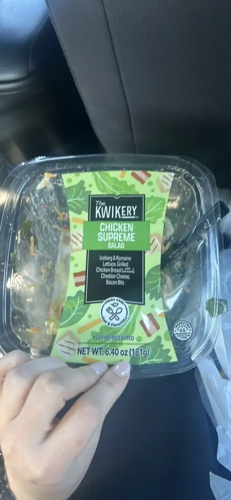 CHICKEN SUPREME SALAD