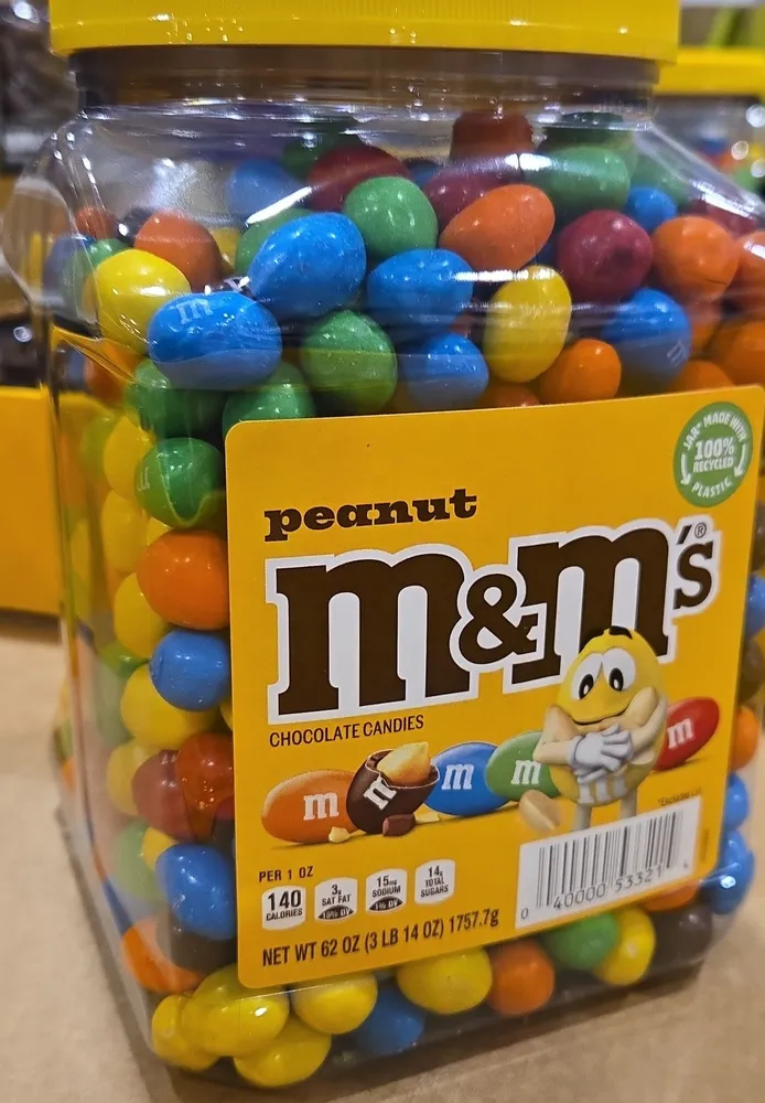 peanut m&m's chocolate candies