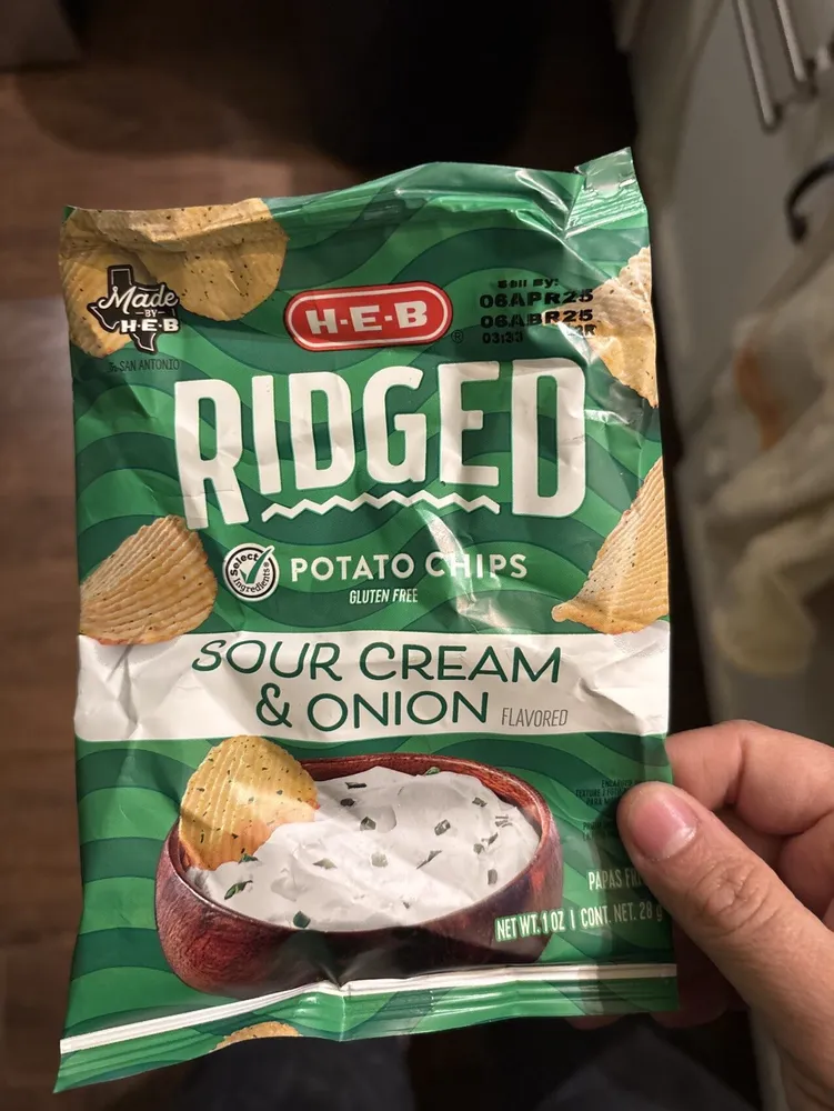 RIDGED Potato Chips Sour Cream & Onion
