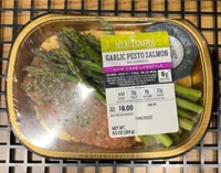 GARLIC PESTO SALMON WITH ASPARAGUS