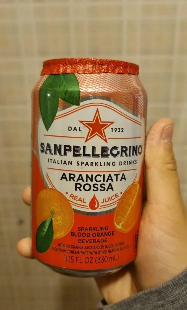 San pellegrino aranciata roja