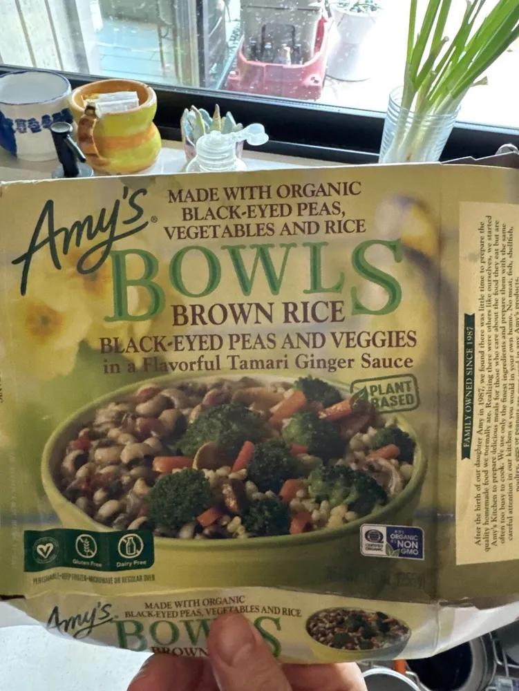 Brown Rice Black-Eyed Peas and Veggies in a Flavorful Tamari Ginger Sauce
