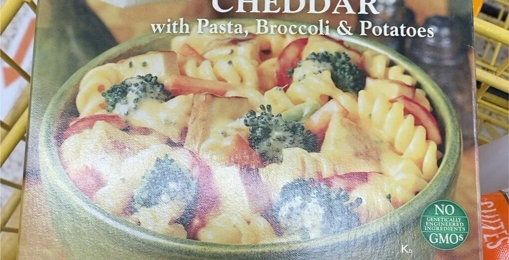 Country cheddar with pasta, broccoli & potatoes