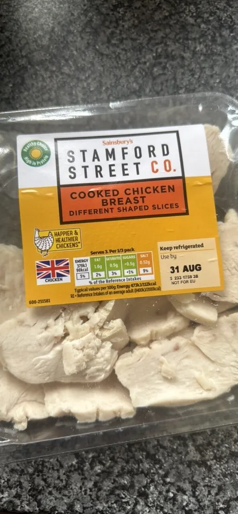 COOKED CHICKEN BREAST DIFFERENT SHAPED SLICES