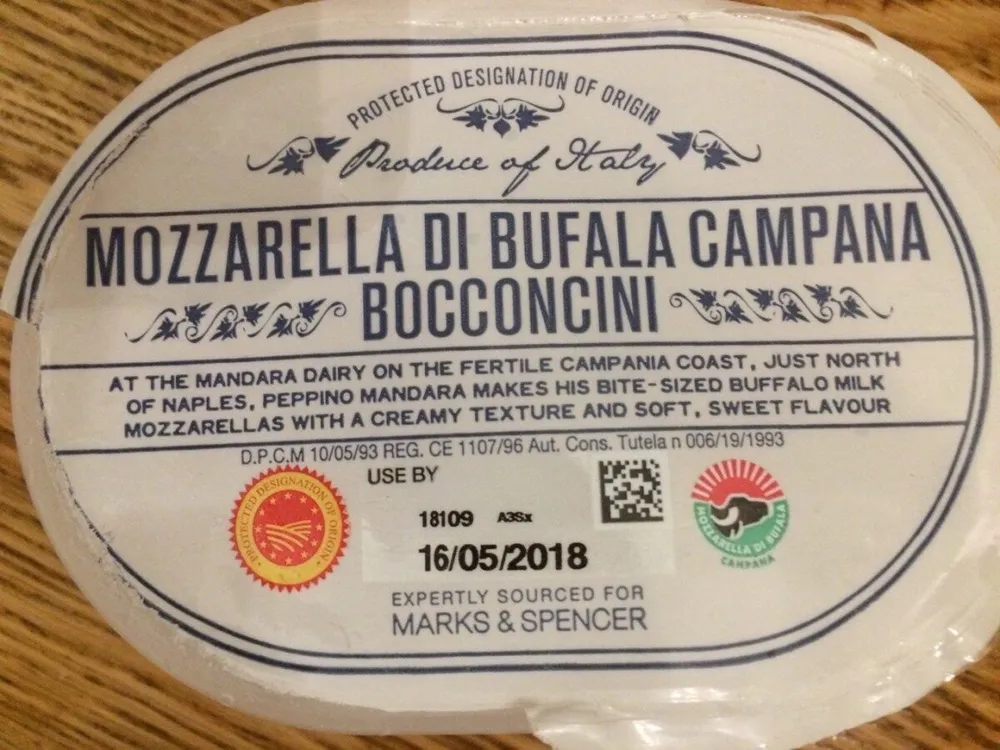Mozzarella di bufala campana bocconcini