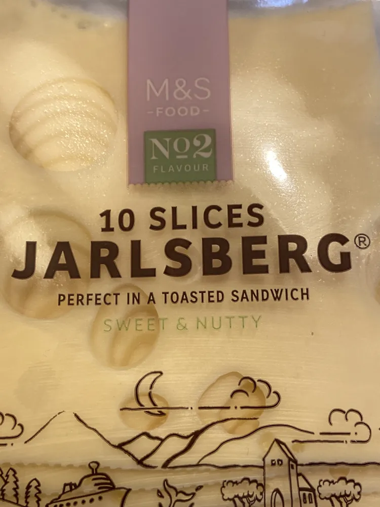 Sliced jarlsberg