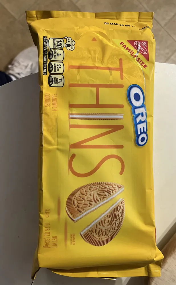 OREO THINS Sandwich Cookies
