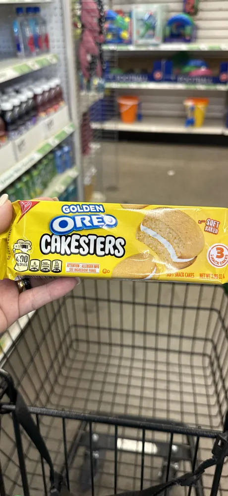 Golden Oreo Cakesters