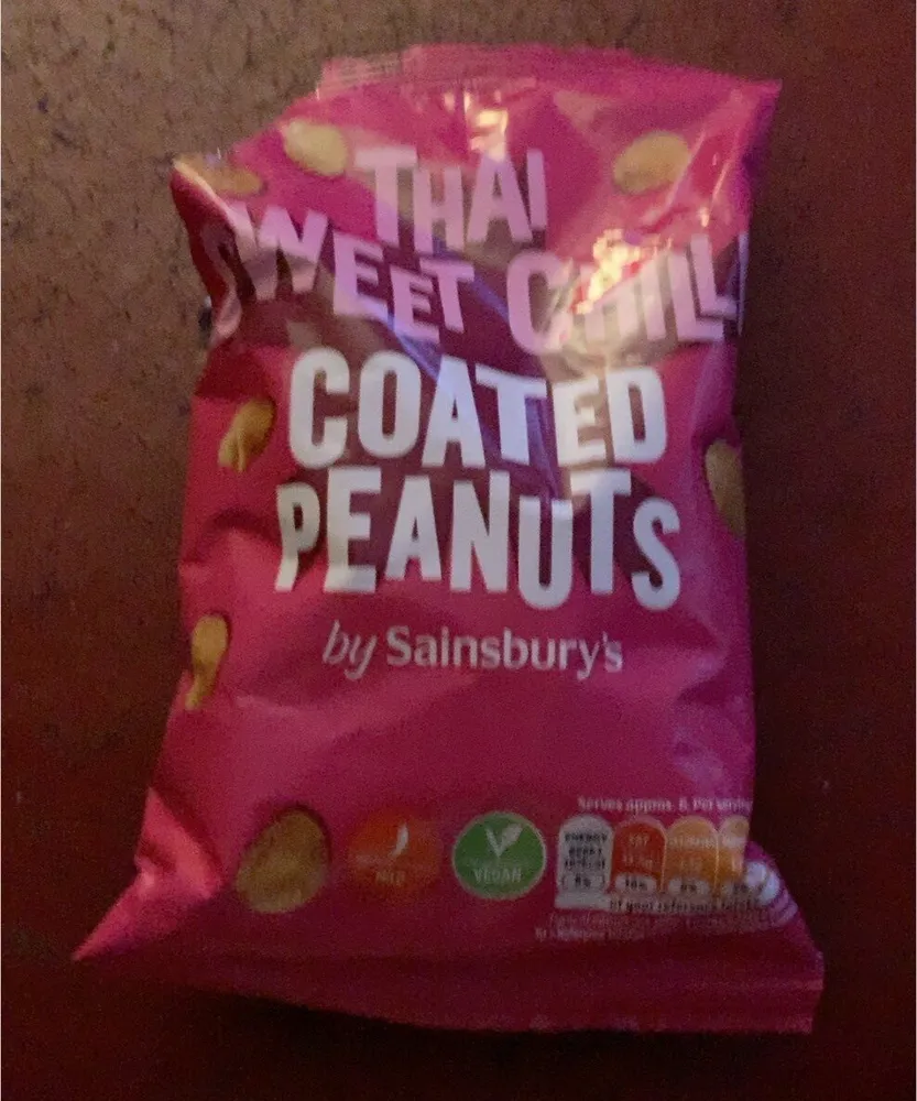 Roasted peanuts with a crispy sweet chilli flavour potato and maize coating