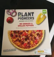 No chorizo and grilled peppers pizza