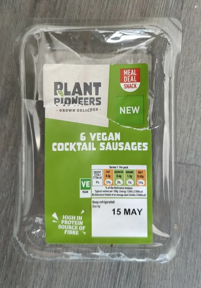 6 Vegan cocktail sausages