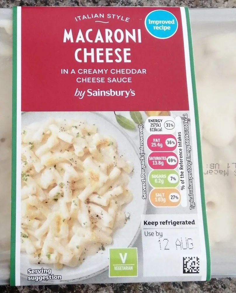 Macaroni cheese in a creamy cheddar cheese sauce