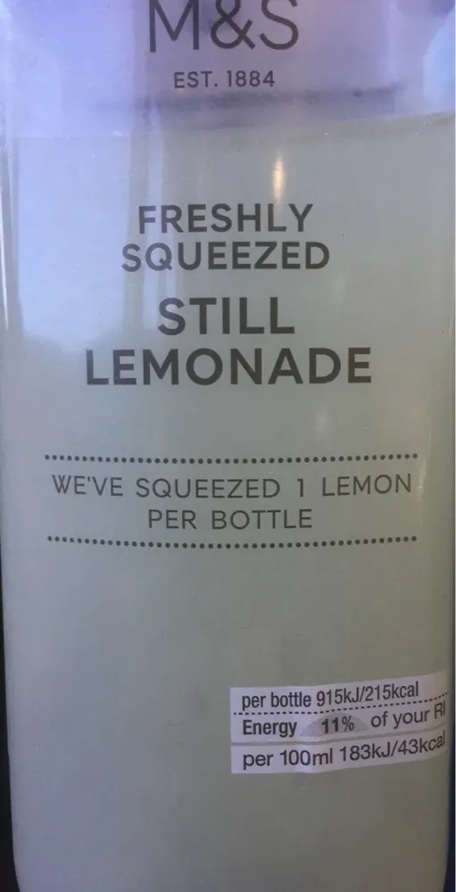 Freshly squeezed still limonade