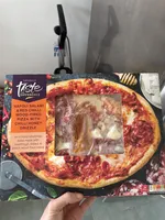 Napoli Salami & Red Chilli Food Fired Pizza with Chilli Honey Drizzle