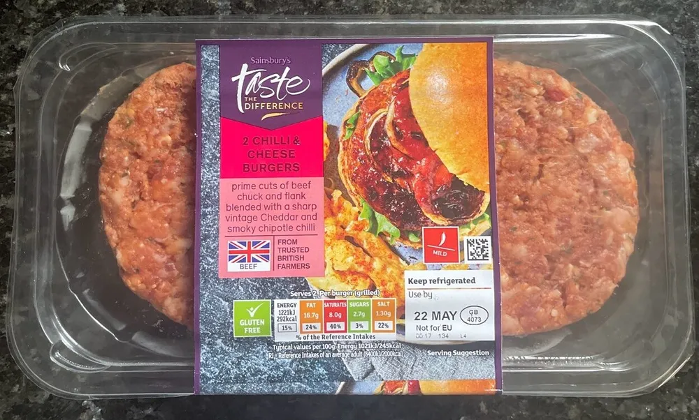 Chilli and cheese beef burgers