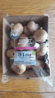 Closed cup chestnut mushrooms