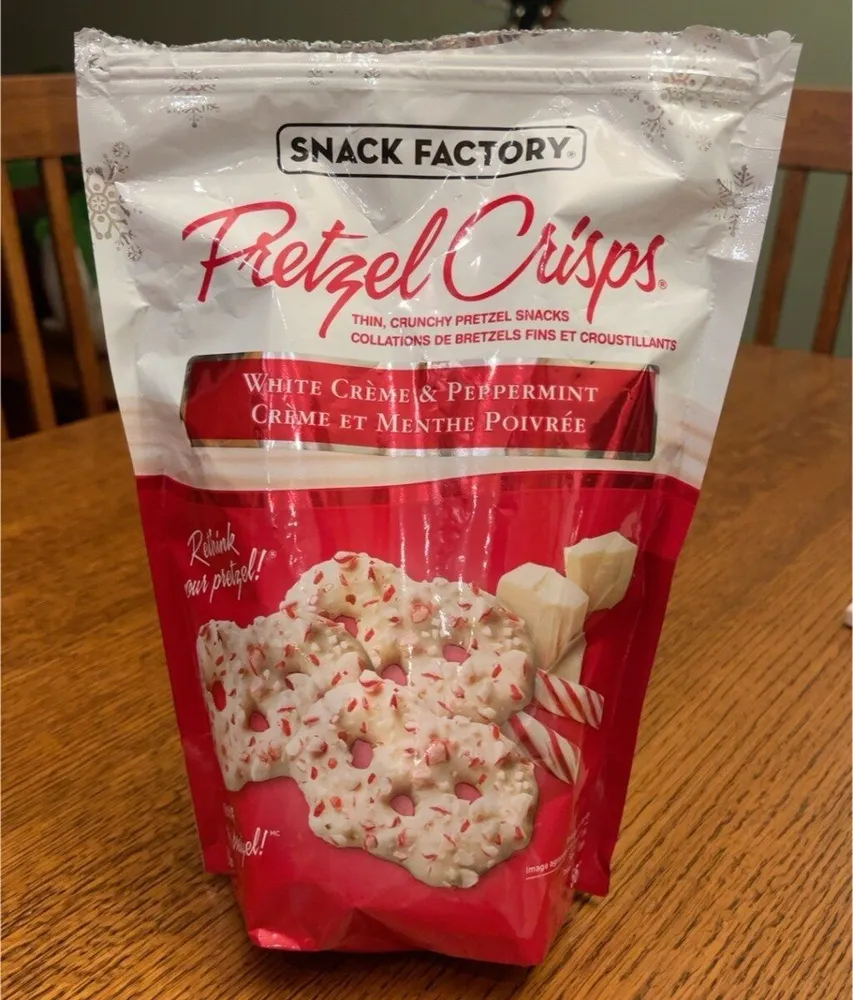 White Crème & Pepermint Pretzels