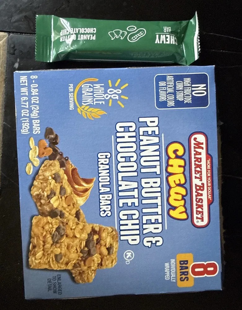 Chewy Peanut Butter & Chocolate Chip Granola Bar