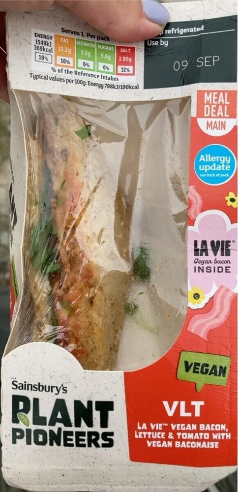 VLT LA VIE™ VEGAN BACON, LETTUCE & TOMATO WITH VEGAN BACONAISE
