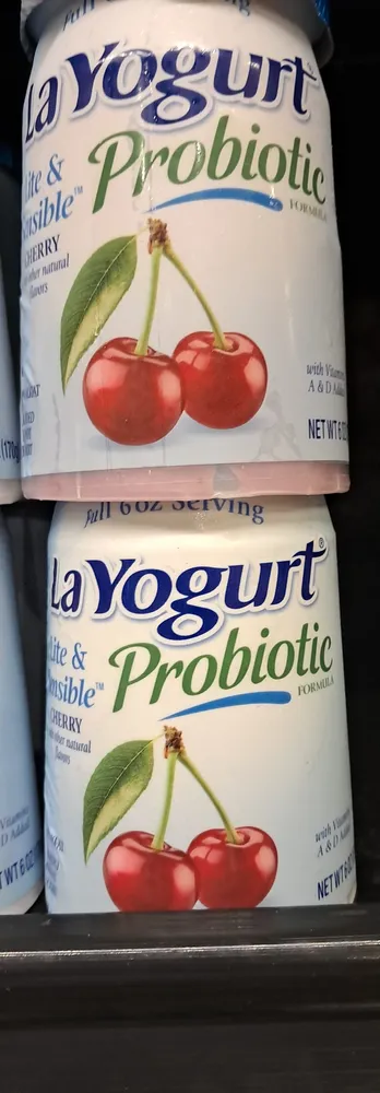 La yogurt, probiotic blended light nonfat yogurt, cherry