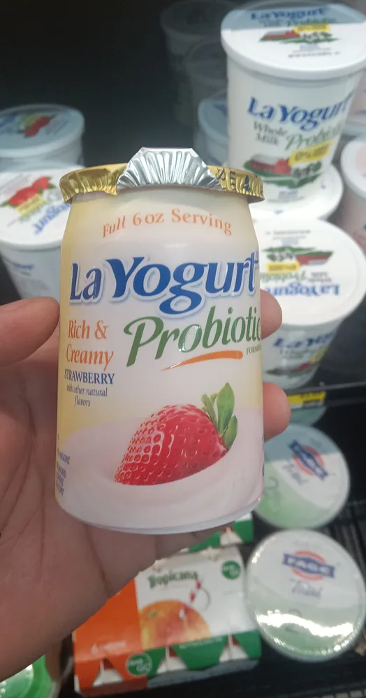 La yogurt, rich & creamy probiotic formula blended lowfat yogurt, strawberry