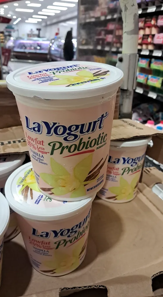 La yogurt, lowfat yogurt, vanilla