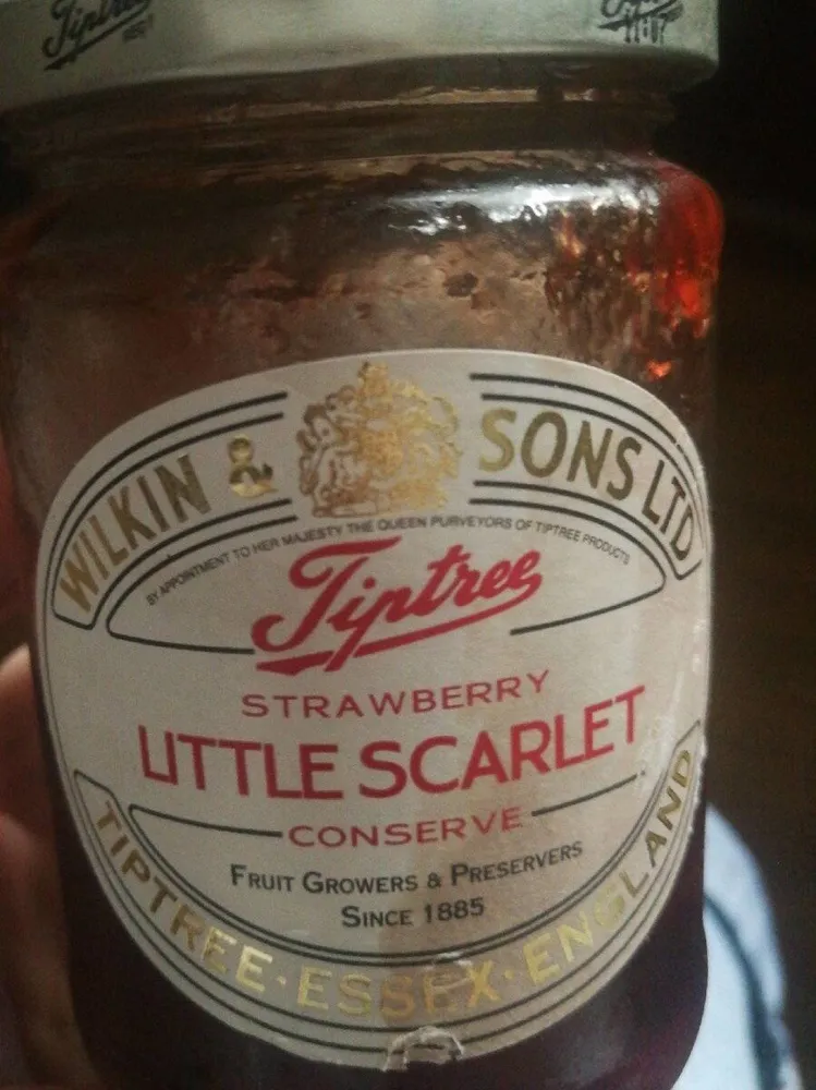 Little scarlet