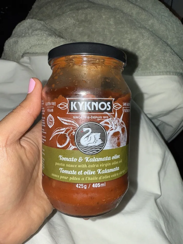 Tomato and Kalamata olive pasta sauce