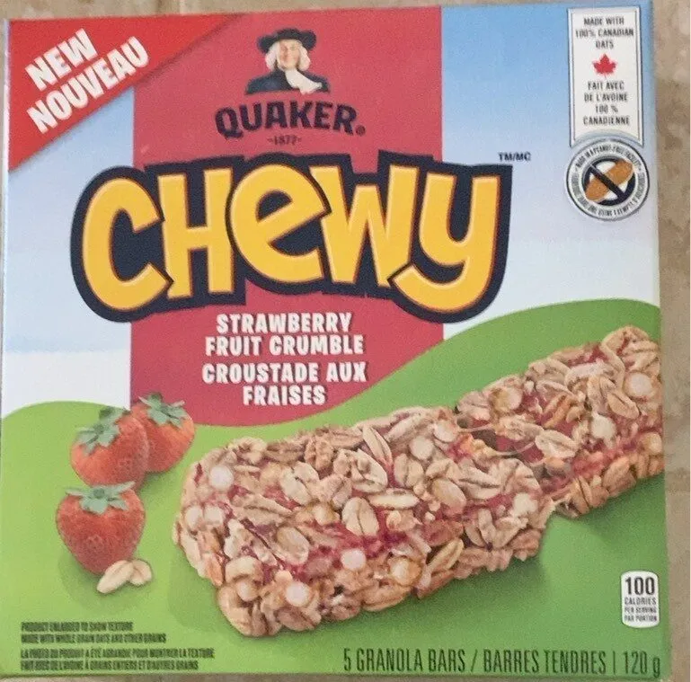 Chewy stawberry fruit crumble granola bar