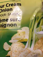 Sour cream & onion flavour potato chips
