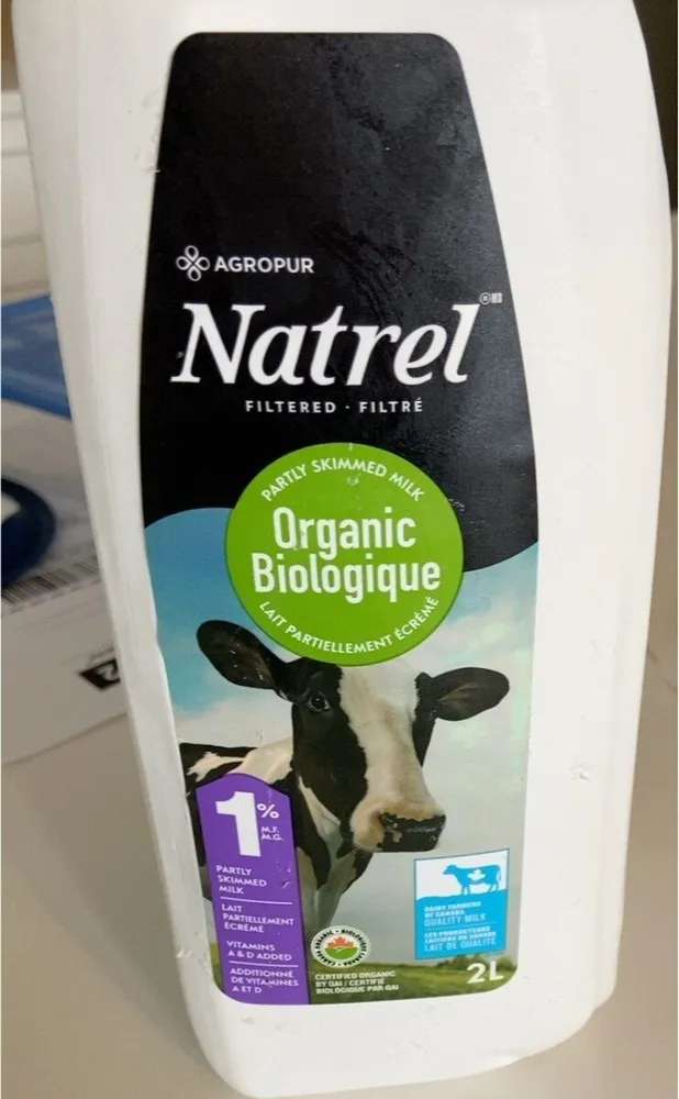 Organic partly skimmed milk