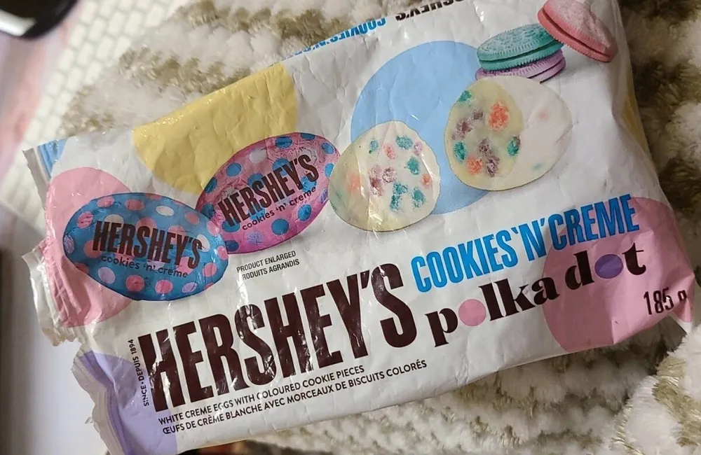 Hershey's polka dot cookies n cream