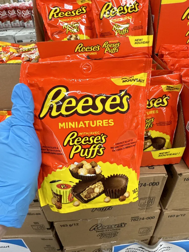 Reese's miniatures with reese's puffs