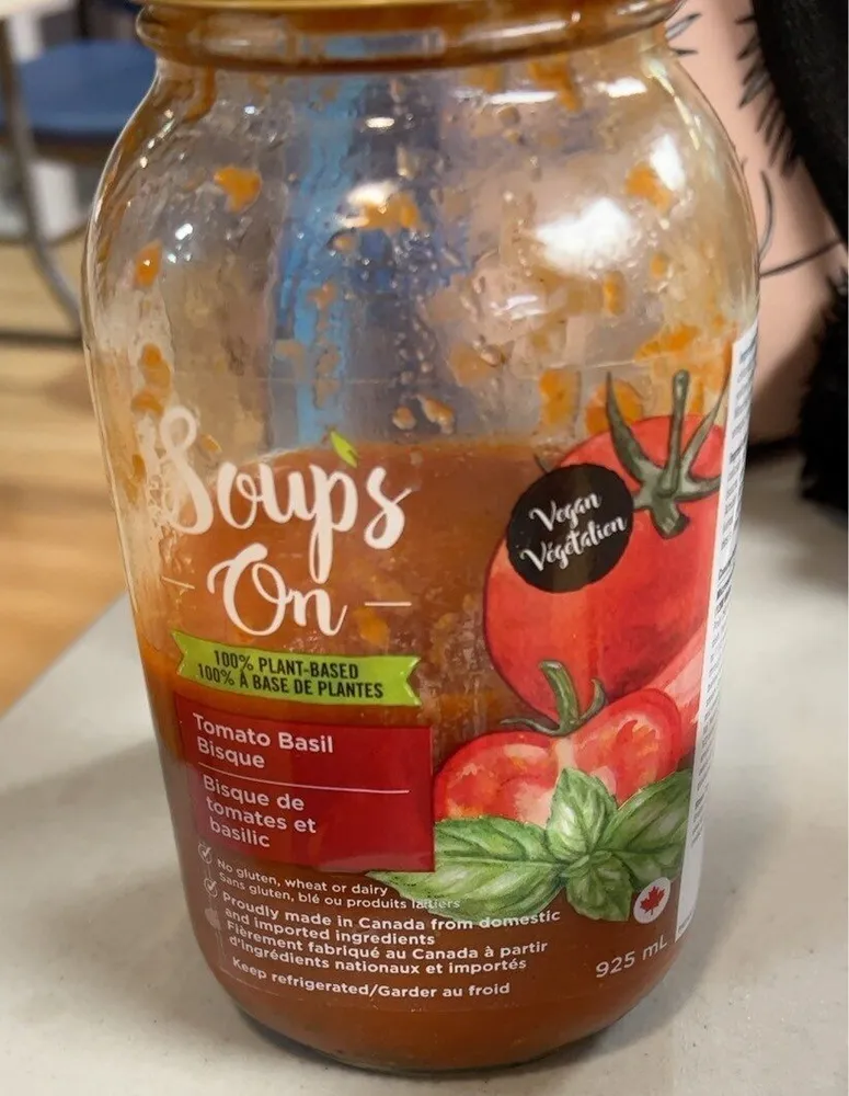 Tomato basil bisque 100% plant based