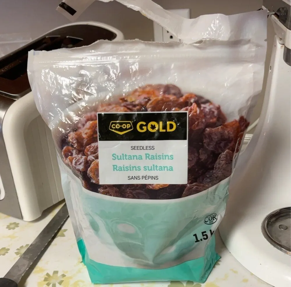 Seedless sultana raisins