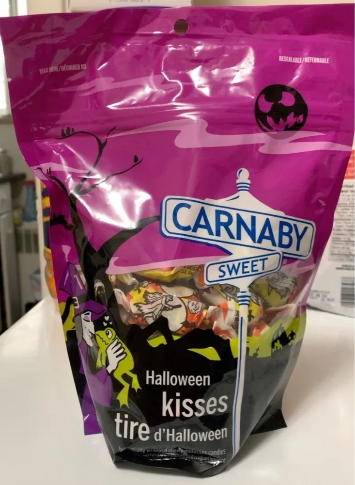 Halloween kisses