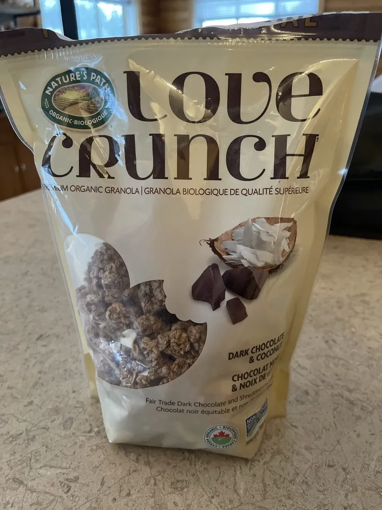 Love Crunch Dark Chocolate Macaroon