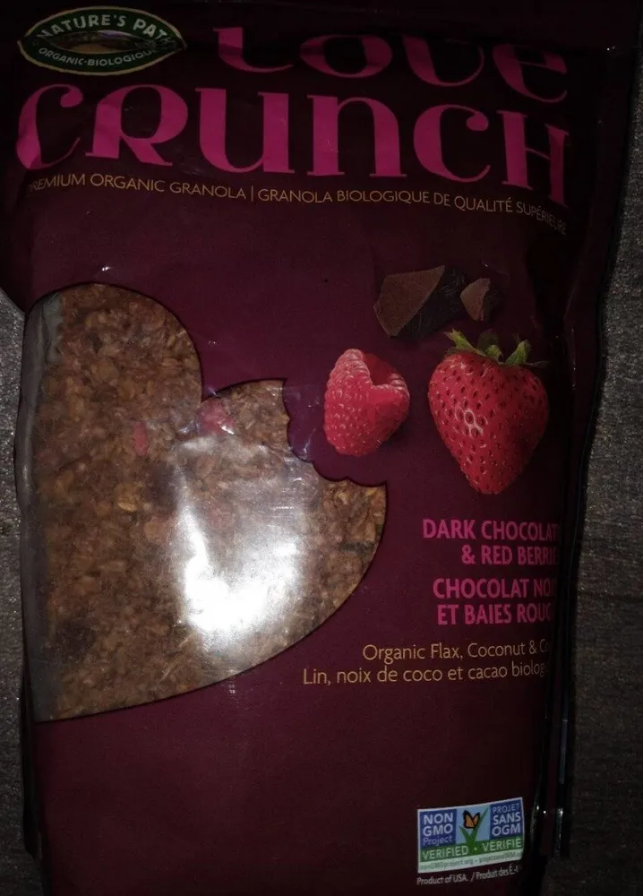 Love Crunch Dark Chocolate & Red Berries Granola