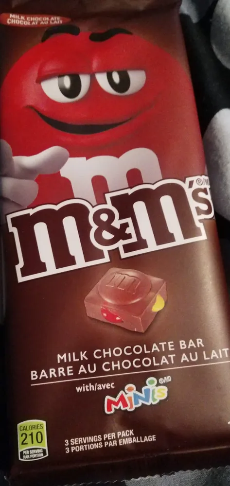 Milk Chocolate Bar with Minis