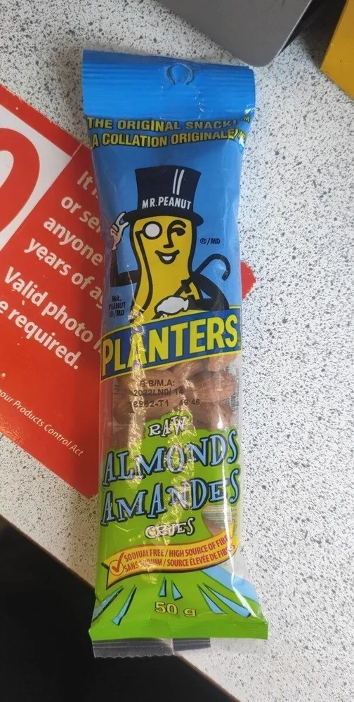 Raw almonds