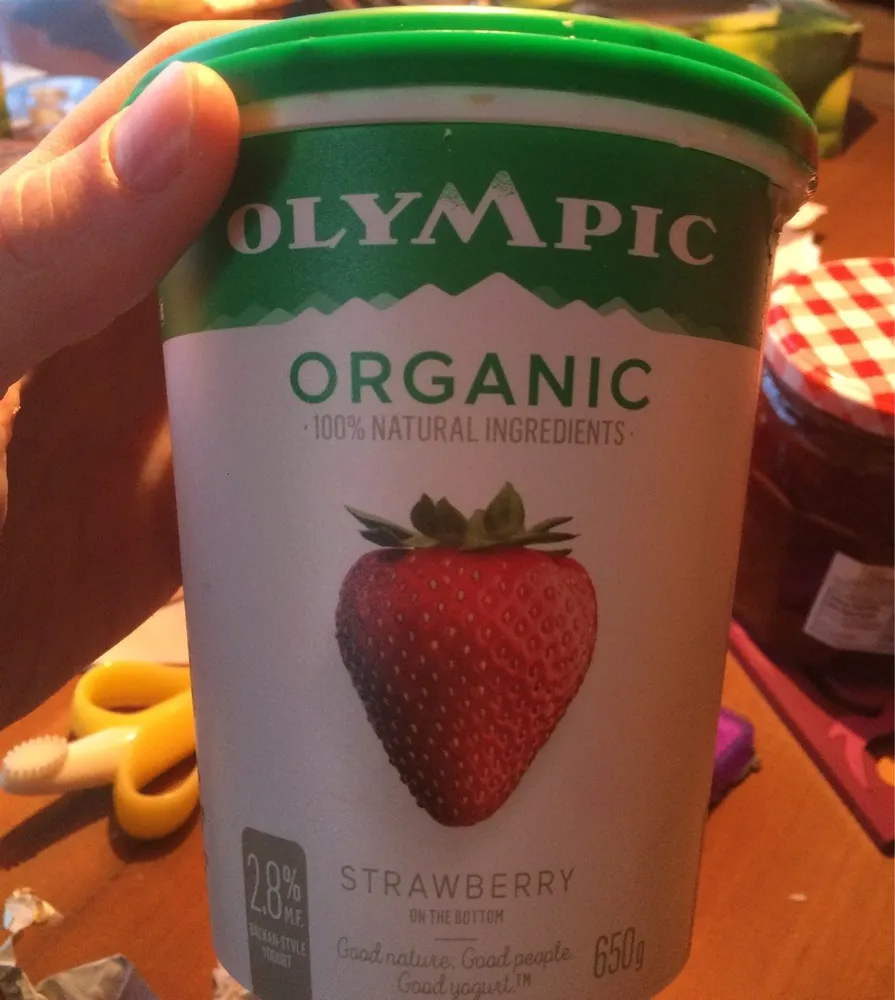 Organic Strawberry Fruit / Bottom Yogurt 2.8% M. F.