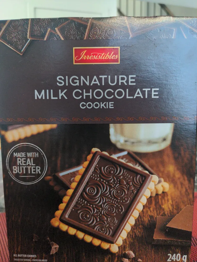 Signature milk chocolate cookie