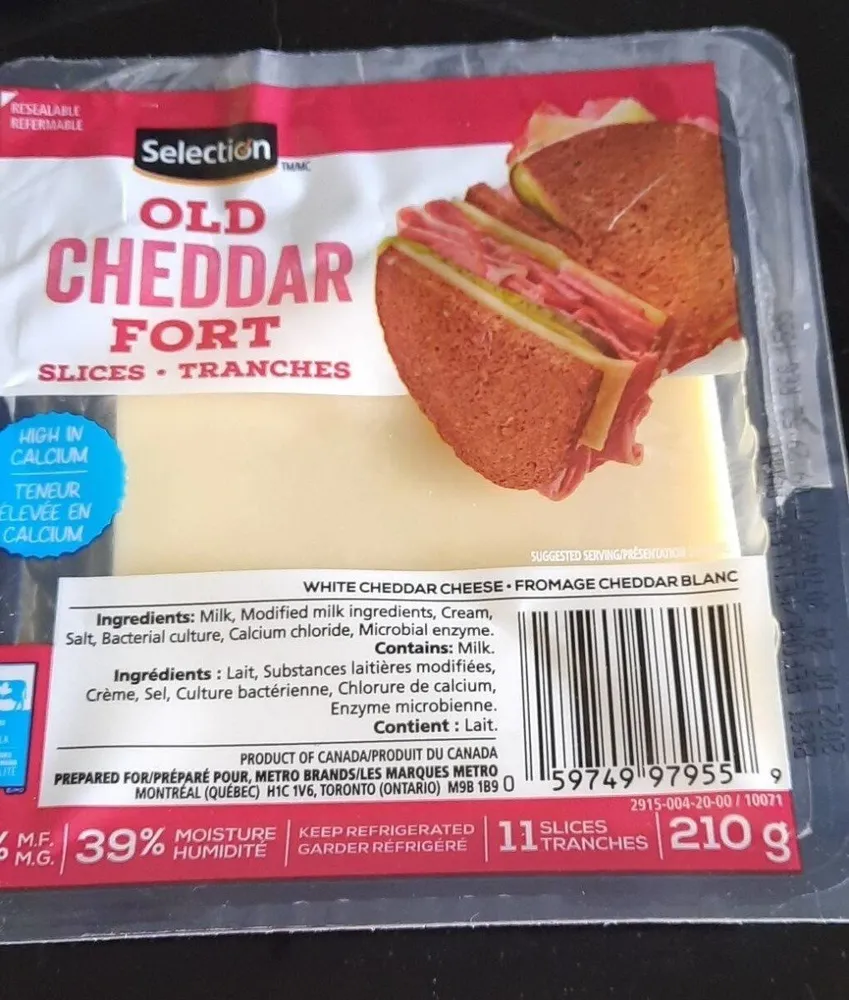 Fromage cheddar fort en tranches