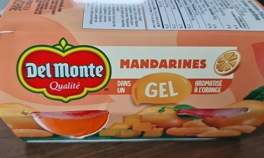Mandarine dans un gel aromatisé à l'orange