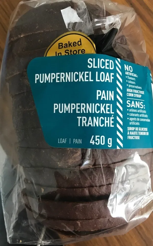 Pain pumpernickel tranché