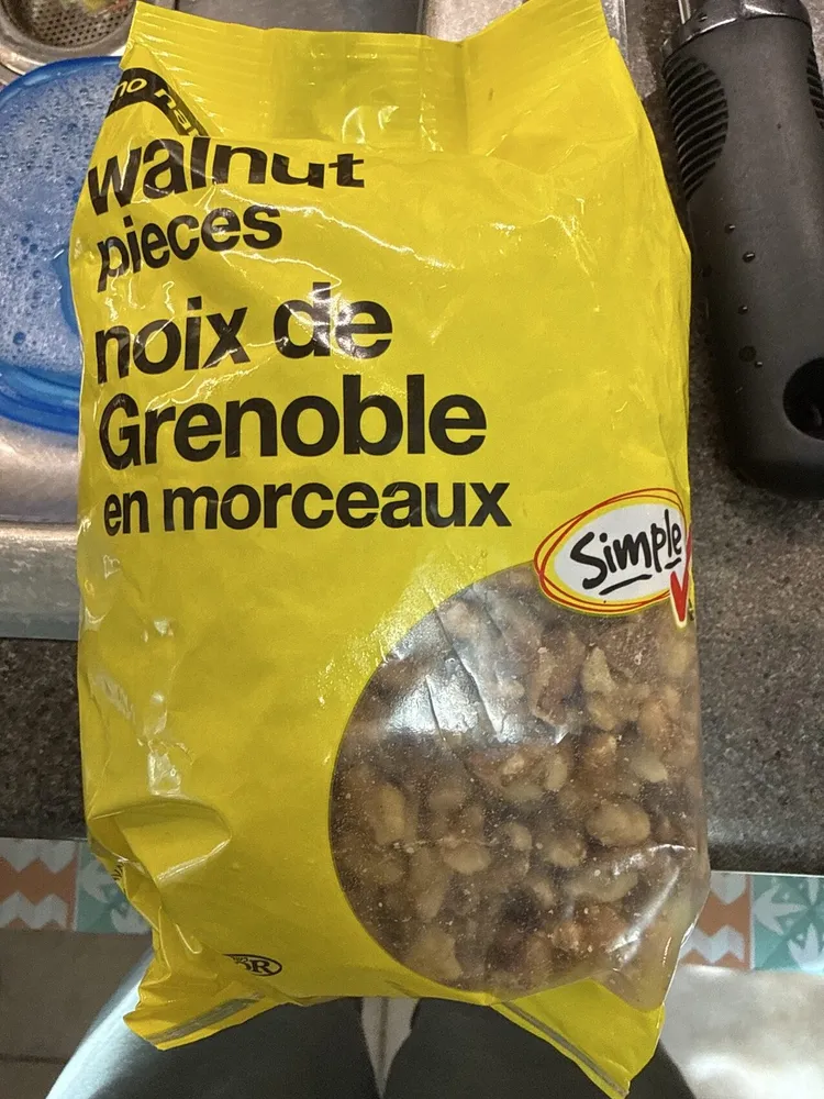 WALNUT PIECES
